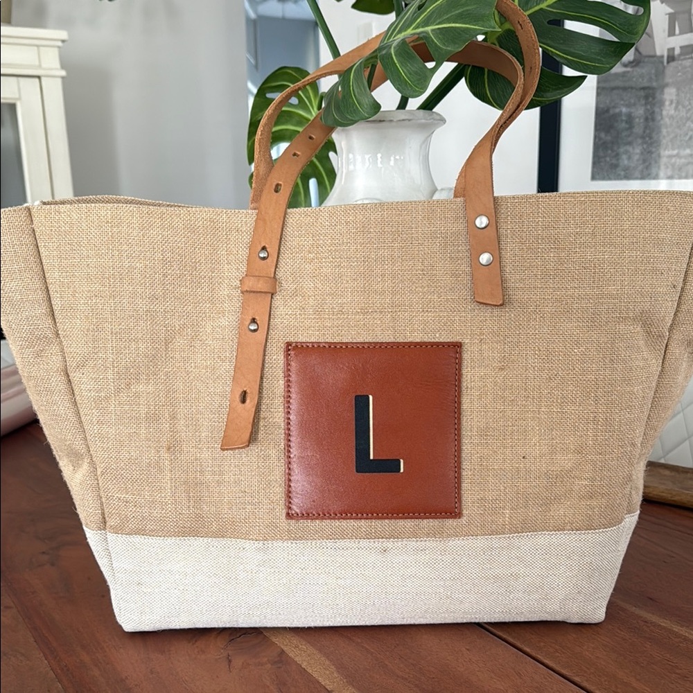 Apolis  Shoulder Market Bag Monogram “L”